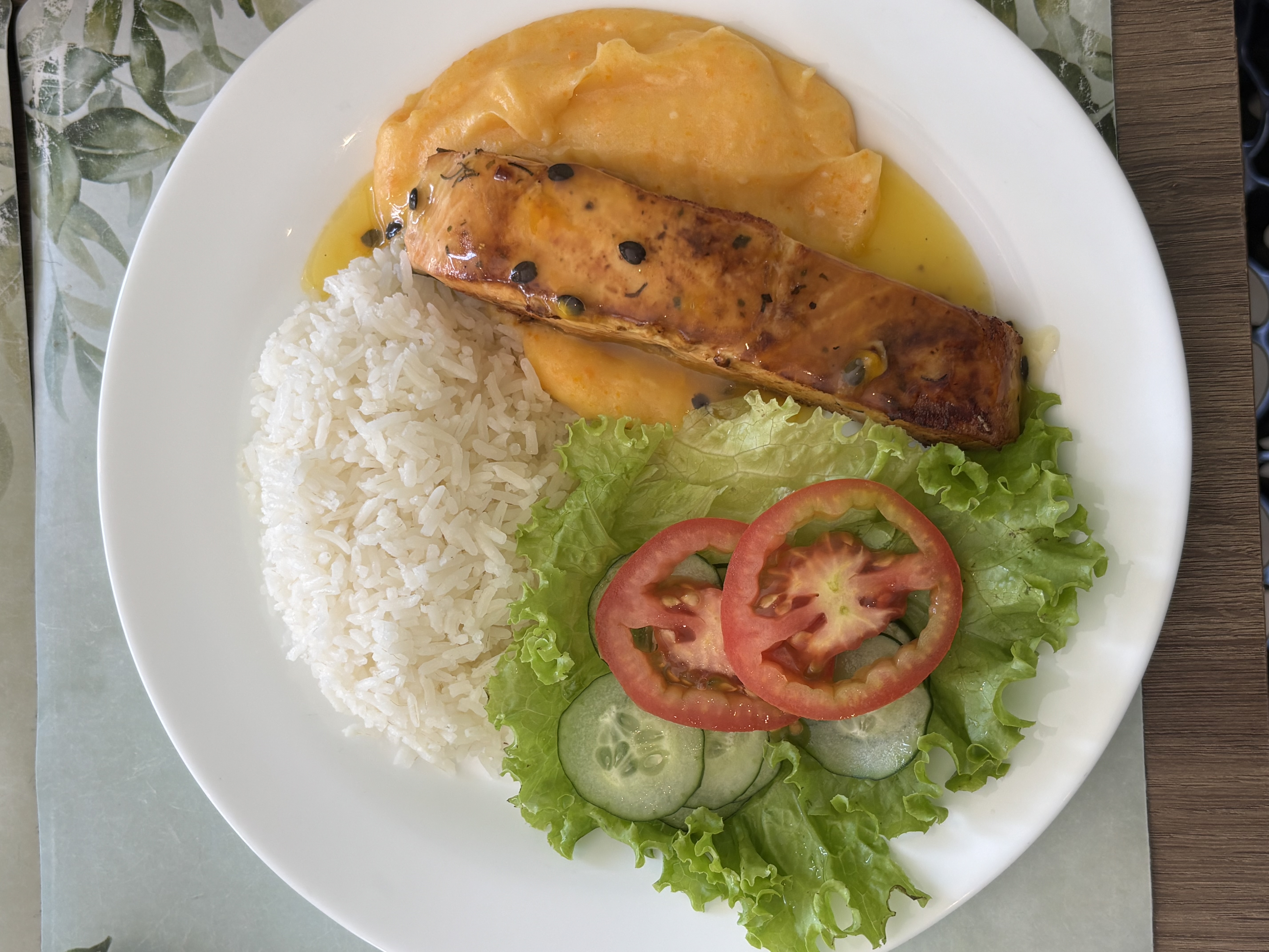 Salmão Grelhado no Molho de Maracujá